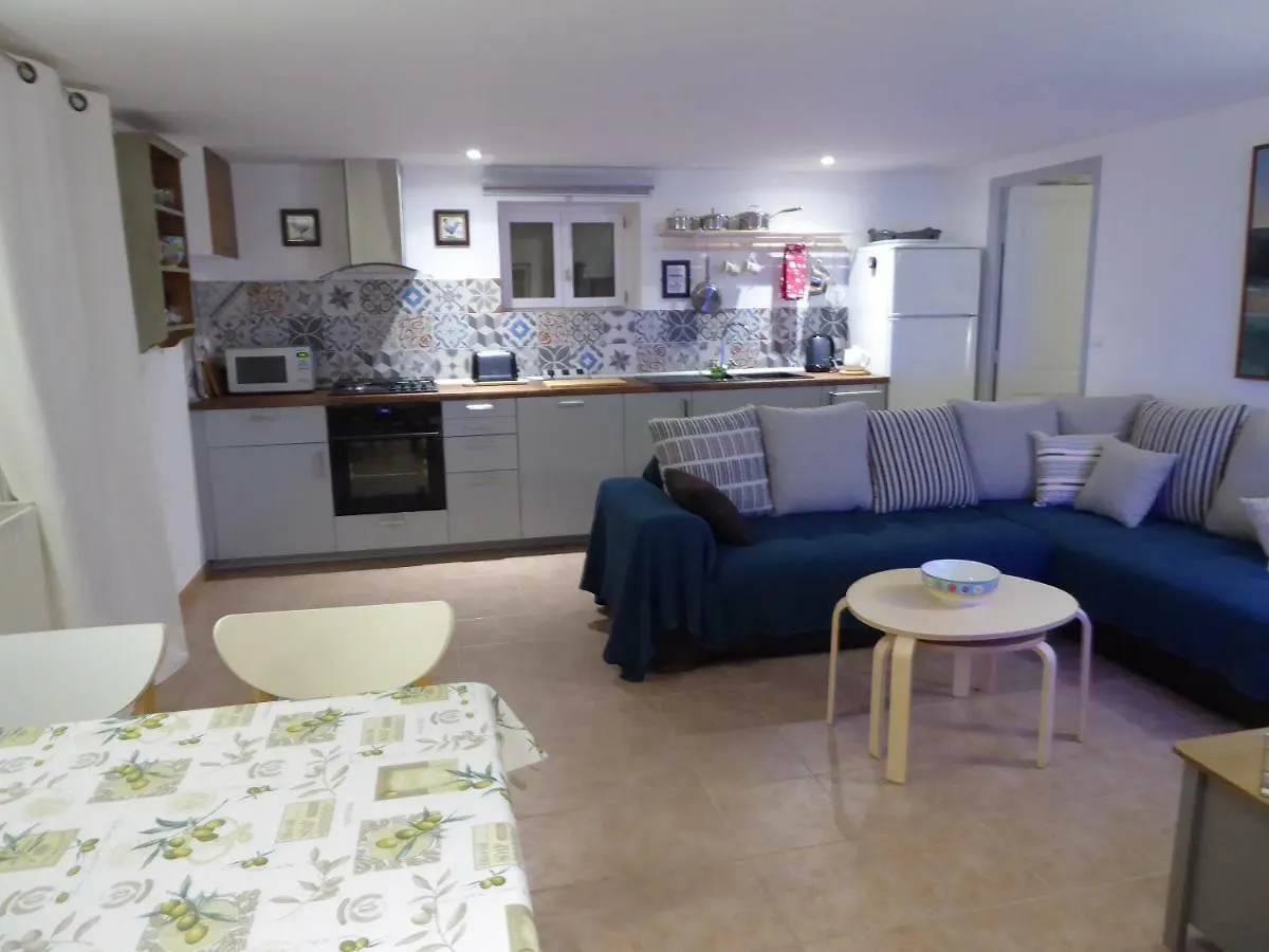 Gite Appartement, Sous Les Arbres Montagudet